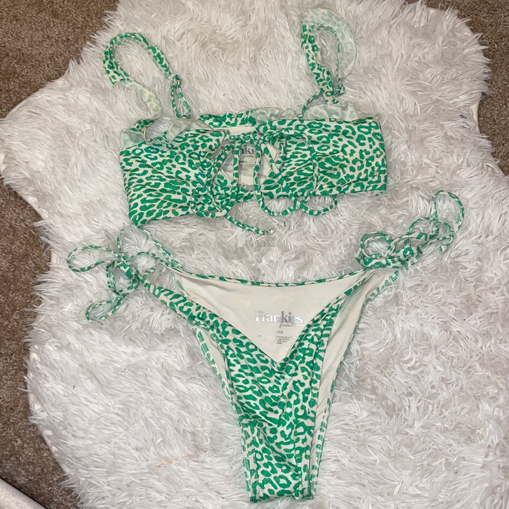 Frankie Bikini Amazon Set